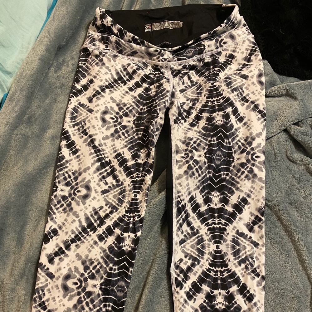 VSX Knockout Black and White Tie-Dye Leggings